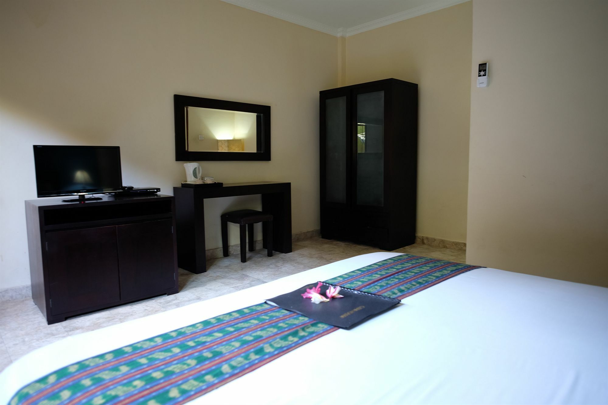 Ellies Hotel Nusa Dua  Ngoại thất bức ảnh